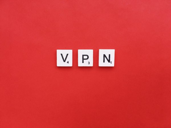 Comment configurer un VPN pour sécuriser la connexion internet d'un travailleur à distance ?